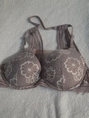 34 C Victoria's Secret Loght Lined Lace Floral Underwire Bra in Taupe